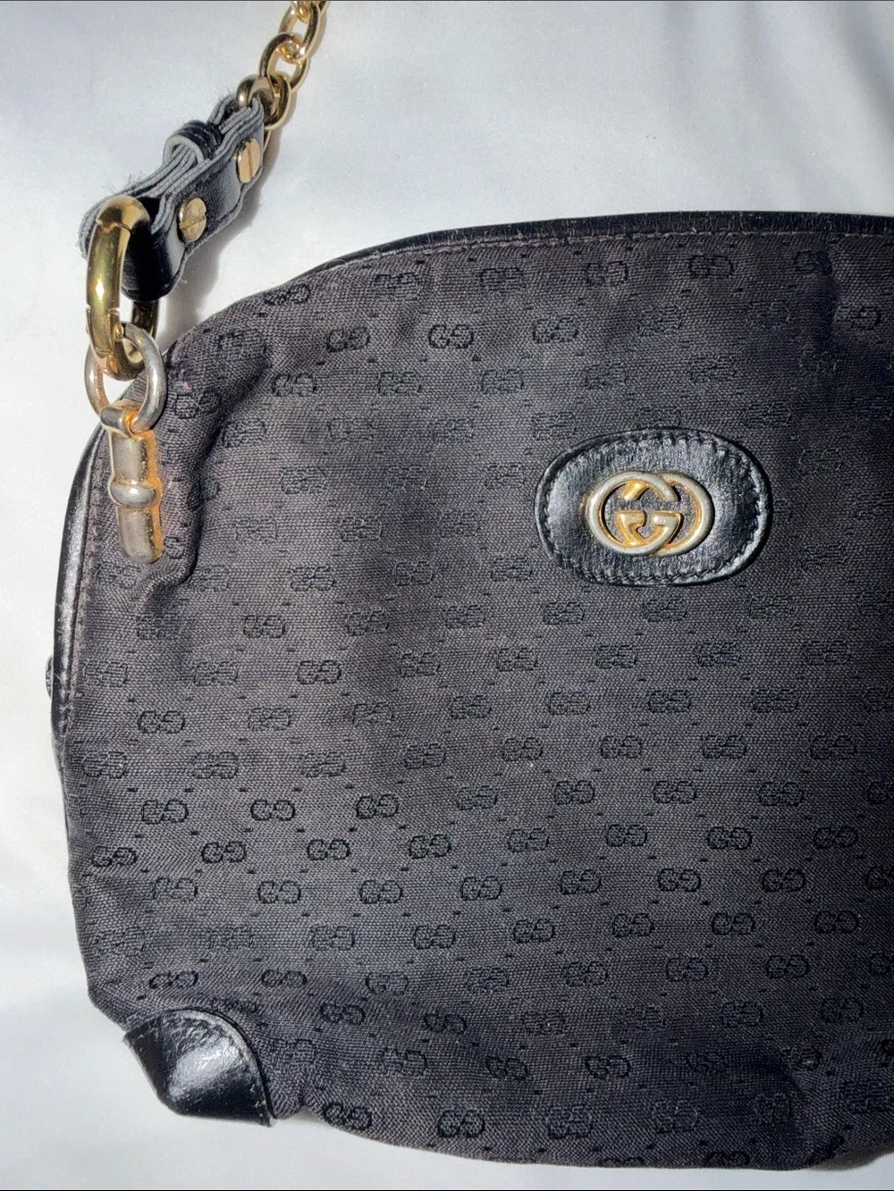 Gucci Vintage 70’s Round Canvas Shoulder Bag in Black and Gold - Picture 4 of 16